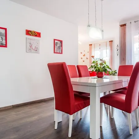 Lana Apartment